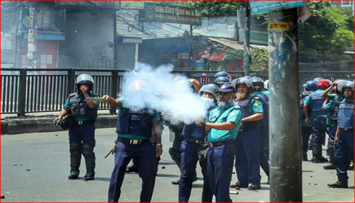 রামপুরায় পুলিশ বক্সে আগুন, সংঘর্ষ,