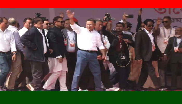 চট্টগ্রামে পলোগ্রাউন্ড মাঠের জনসভায় উপস্থিত তারেক রহমান