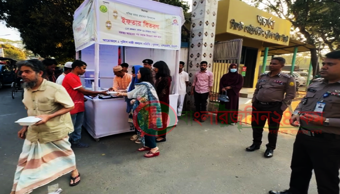 সিলেটে রমজান উপলক্ষে ইফতার বিতরণ | পুনাকের উদ্যোগে খাবার বিতরণ কর্মসূচি